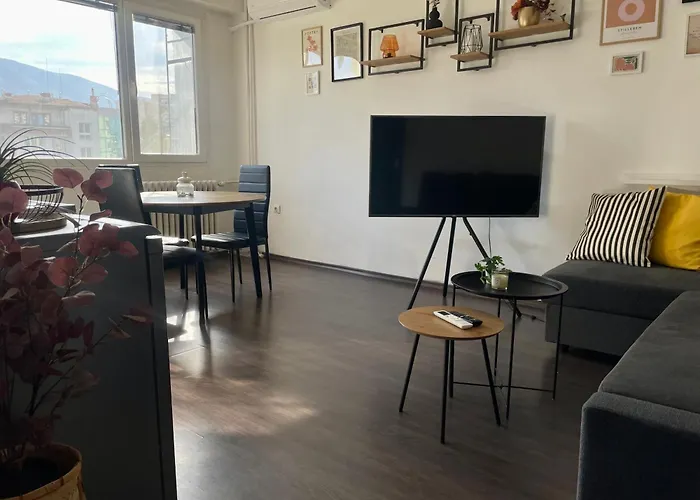 Cozy Apt Free Parking Wi-Fi Netflix